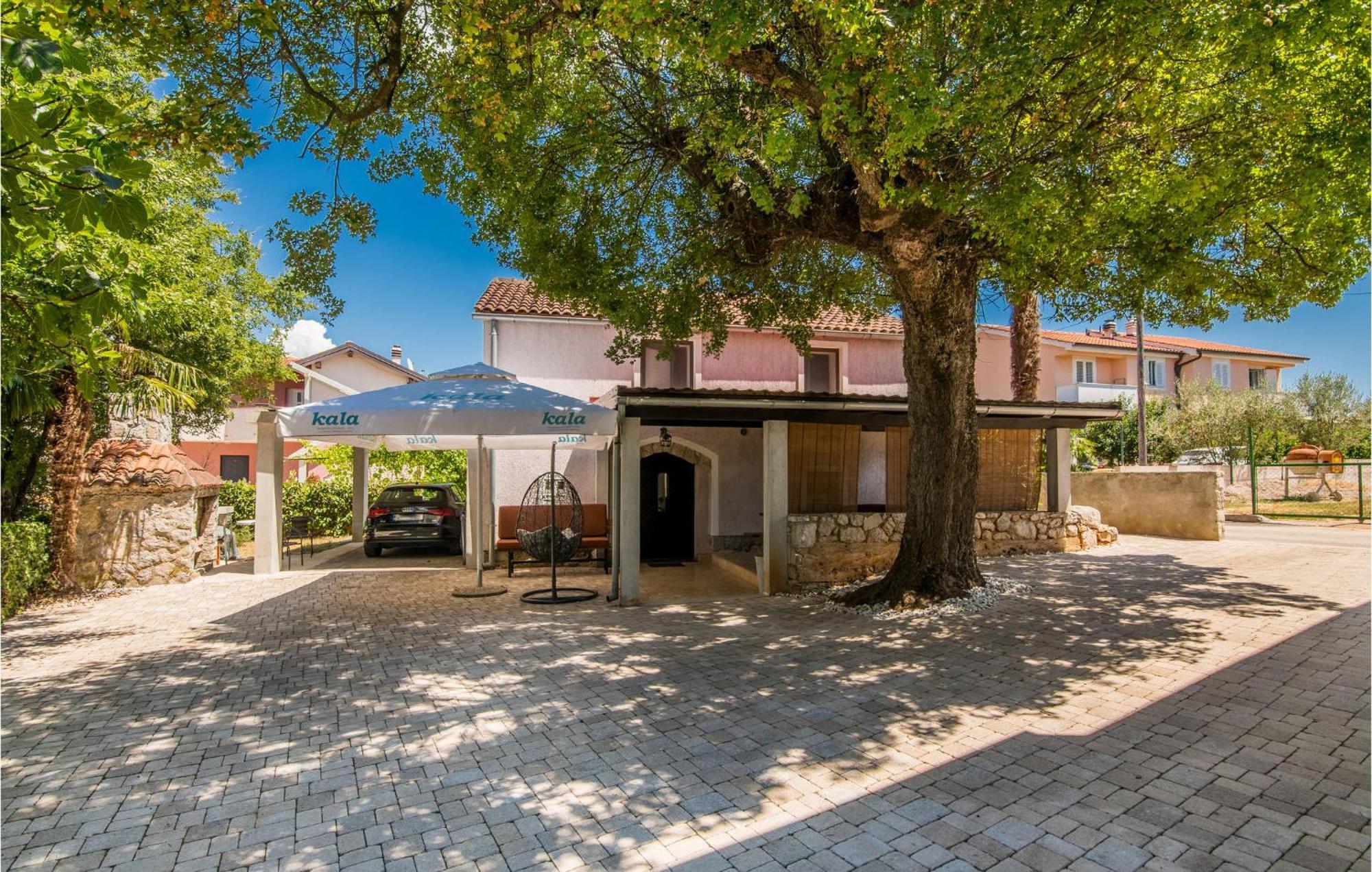 Amazing Home In Malinska Dubasnica With Wifi Extérieur photo