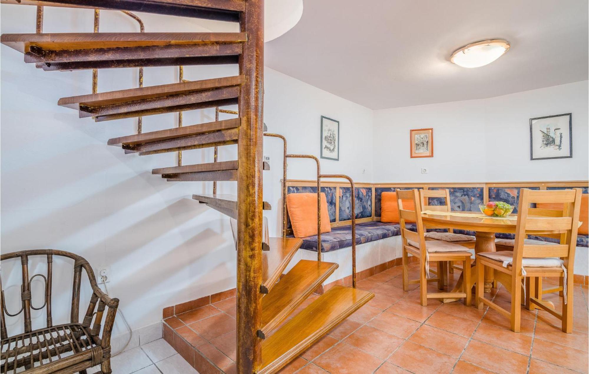Amazing Home In Malinska Dubasnica With Wifi Extérieur photo