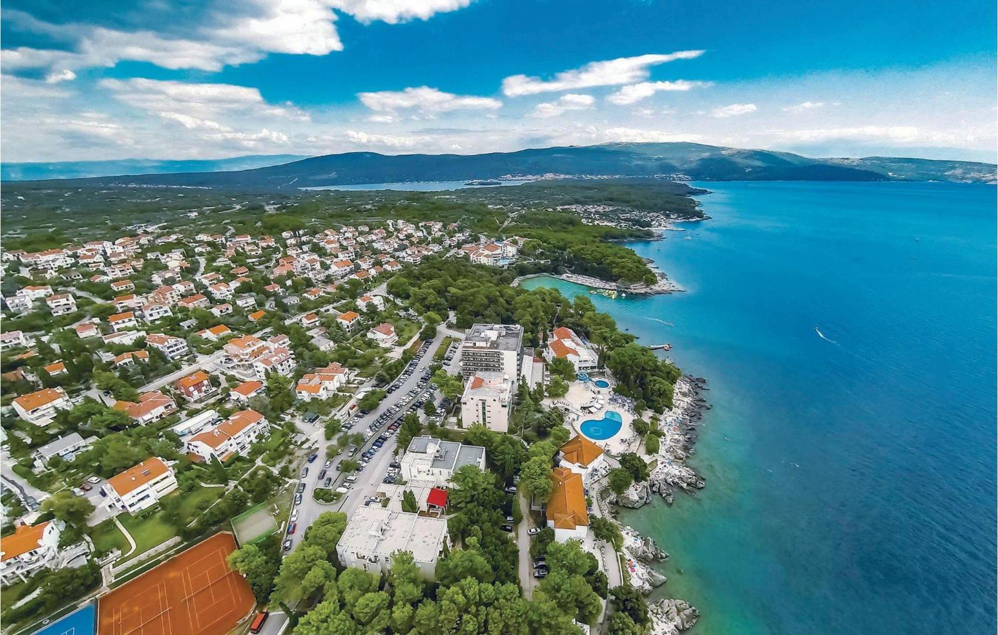 Amazing Home In Malinska Dubasnica With Wifi Extérieur photo