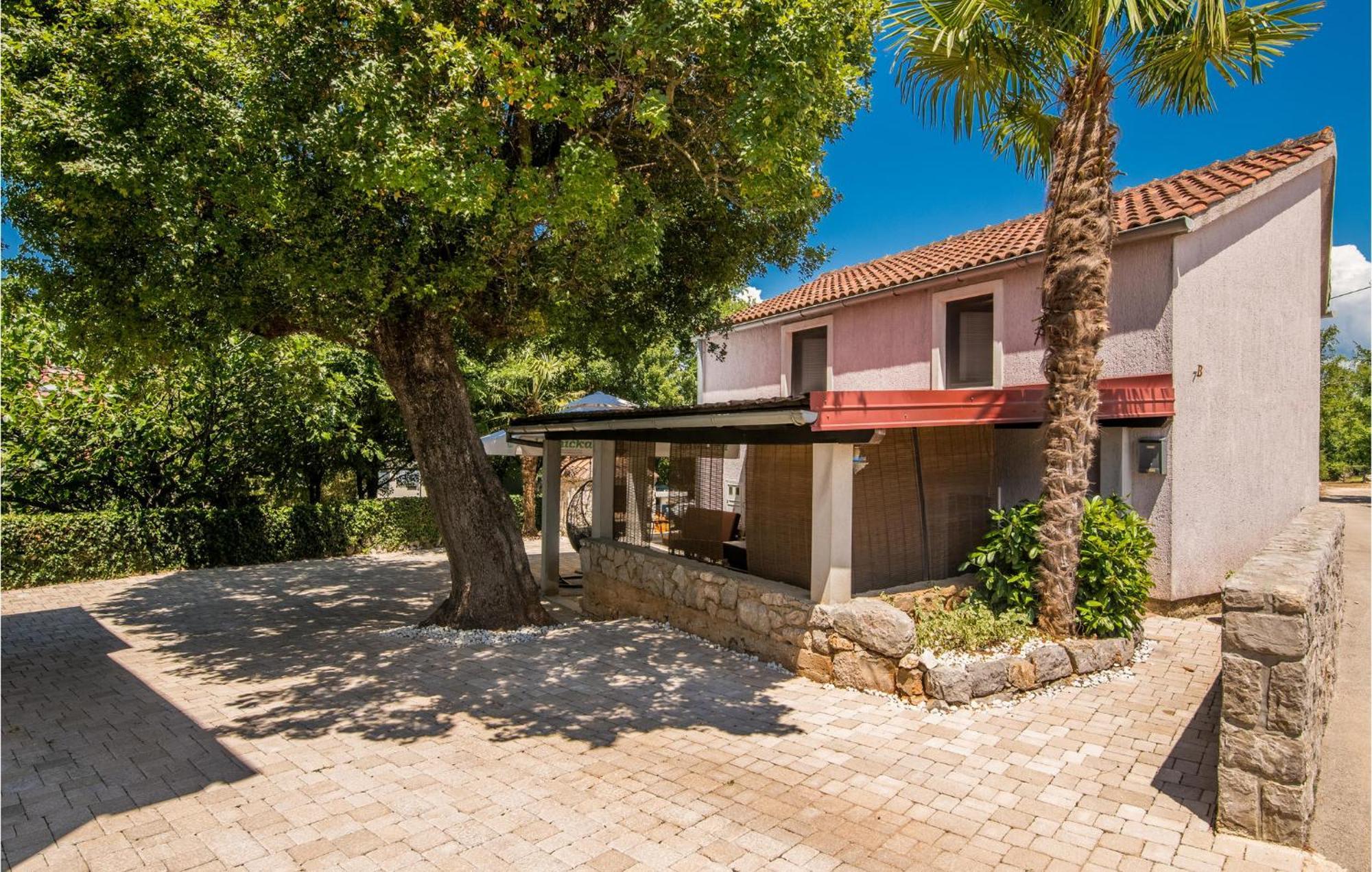 Amazing Home In Malinska Dubasnica With Wifi Extérieur photo